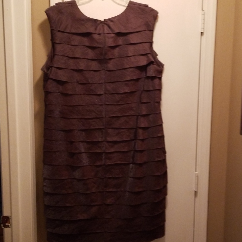 Dress - Picture 2 of 3